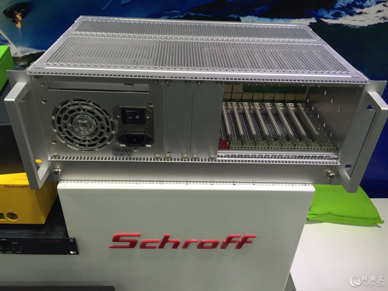 Schroff机箱轨道交通通信信号插箱属壁装式或安装板固定式