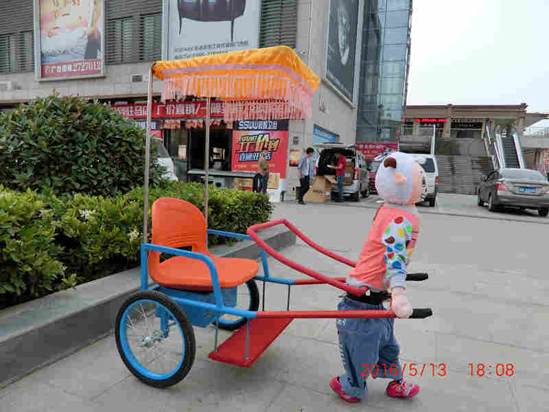 供应苏州机器人拉车，2016热销机器人黄包车厂家驻马店市驿城区国龙玩具厂