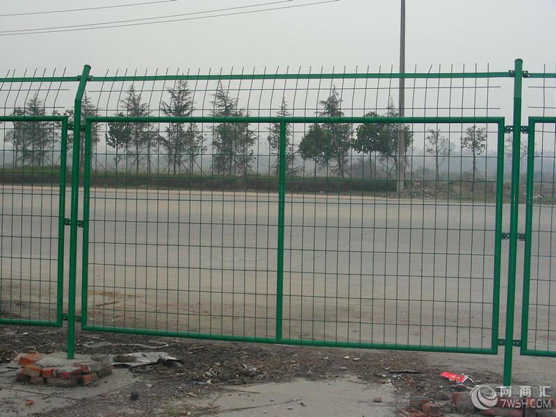 钢丝护栏网,护栏,护栏网价格,浸塑护栏