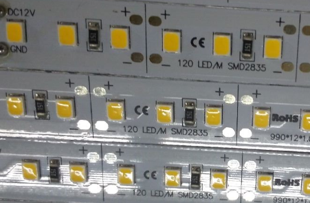12V和24V 12MM宽1米120灯2835硬灯条