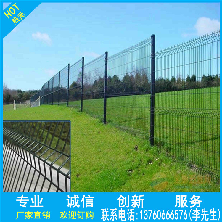 体育围栏网，双边丝围栏，安全围栏网，隔离栅栏，河源刺网围栏