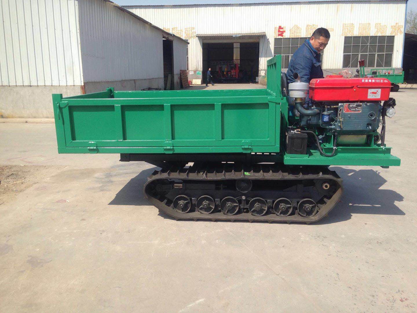 2吨履带车用于农田水利工程 农用履带车操作方便