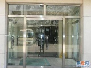 上海市批发零售吊门,地弹簧们,卫生间隔断
