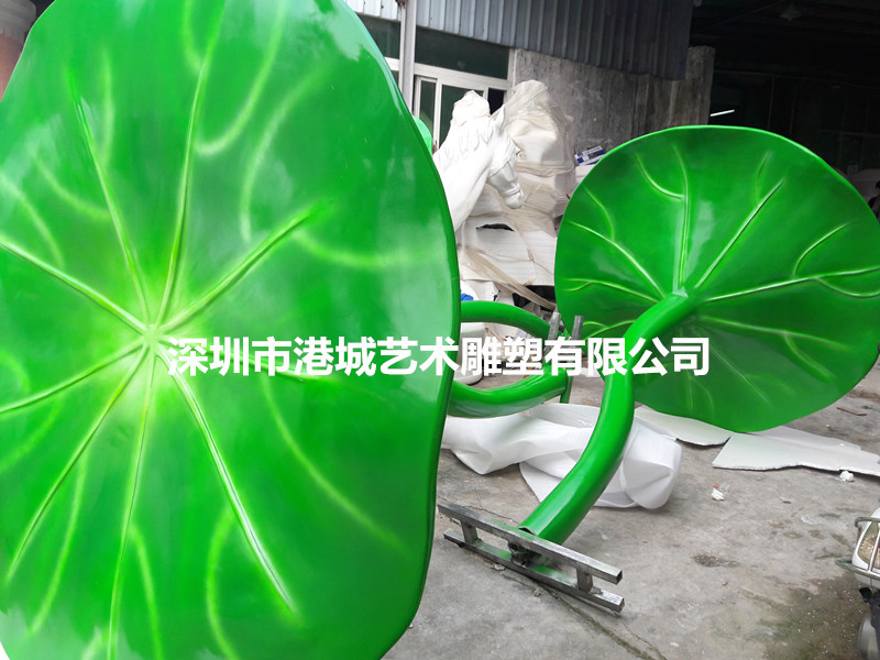供应玻璃钢荷花荷叶组合雕塑定制厂家