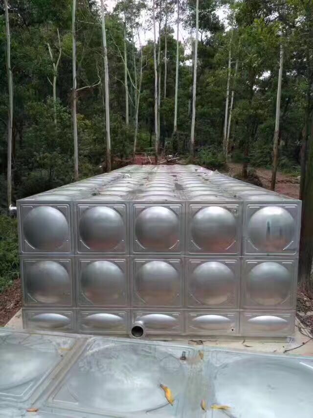广西梧州不锈钢水箱厂家 焊接式消防水箱加工 组合式水箱推荐