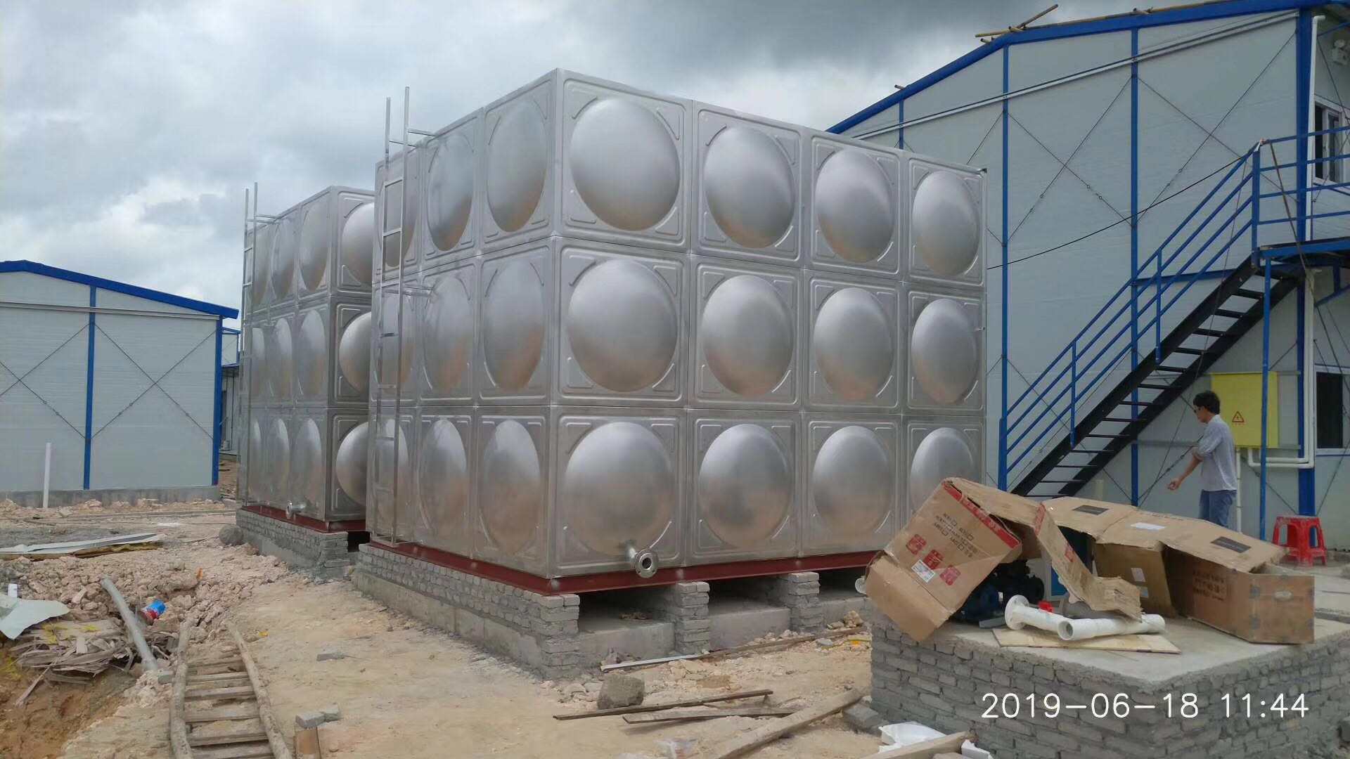 潮州不锈钢水箱厂家 焊接式方形组合保温水箱 消防水箱304价格