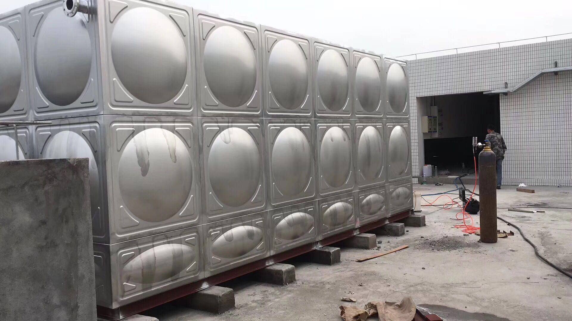 潮州不锈钢水箱厂家 焊接式方形消防水箱304价格 保温水箱定制
