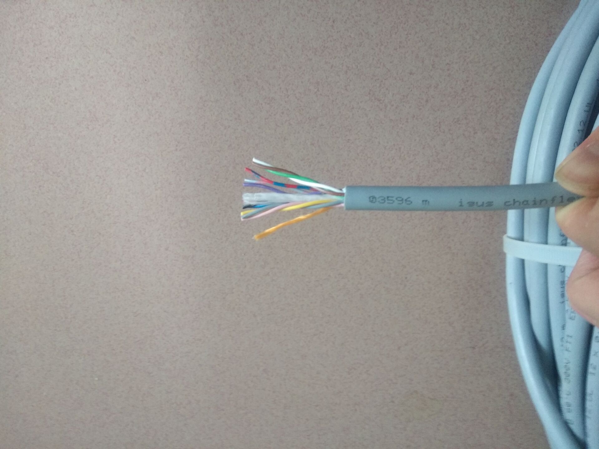 易格斯高柔性拖链电缆CF130.02.12.UL