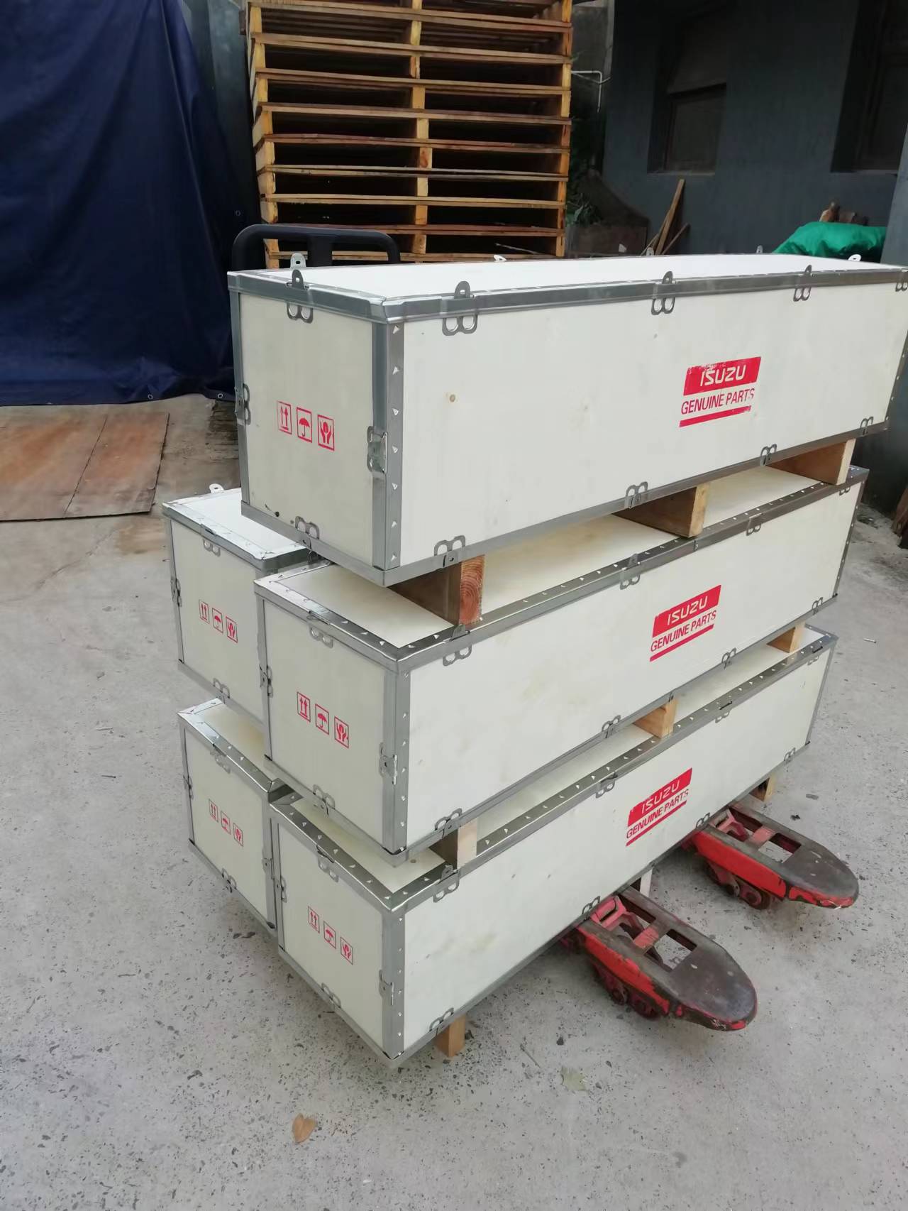 上海青浦钢带箱订做 卡扣箱 钢带出口木箱